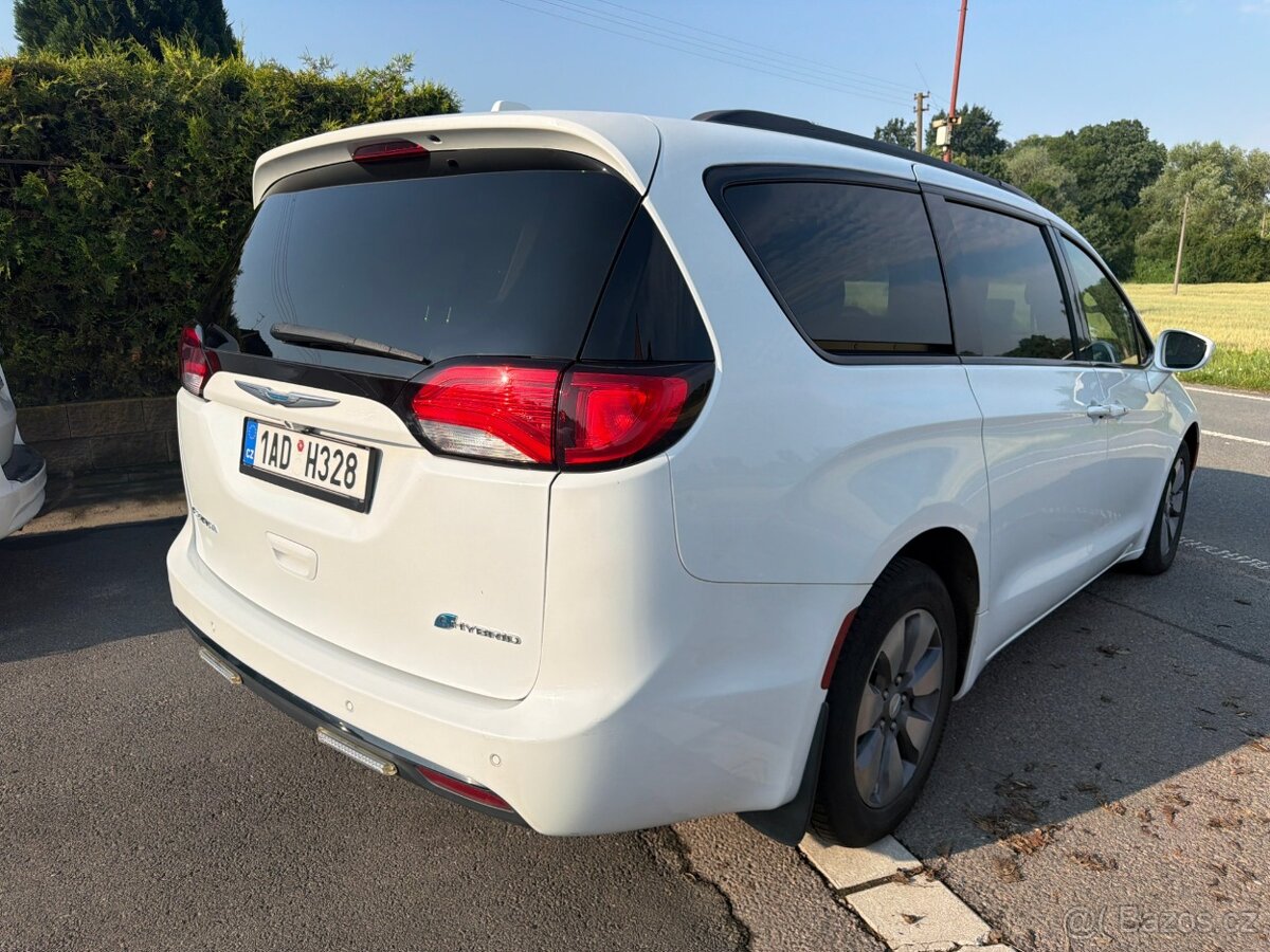 Chrysler Pacifica 3,6 L DVD Hybrid Plug In 2019 - 3