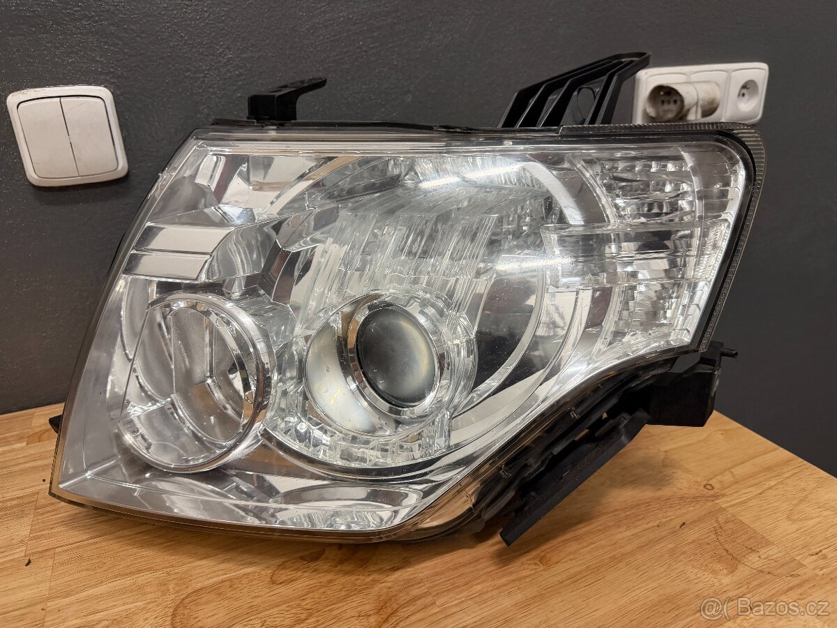 Světlomety Mitsubishi Pajero facelift 2012–2021 - 3