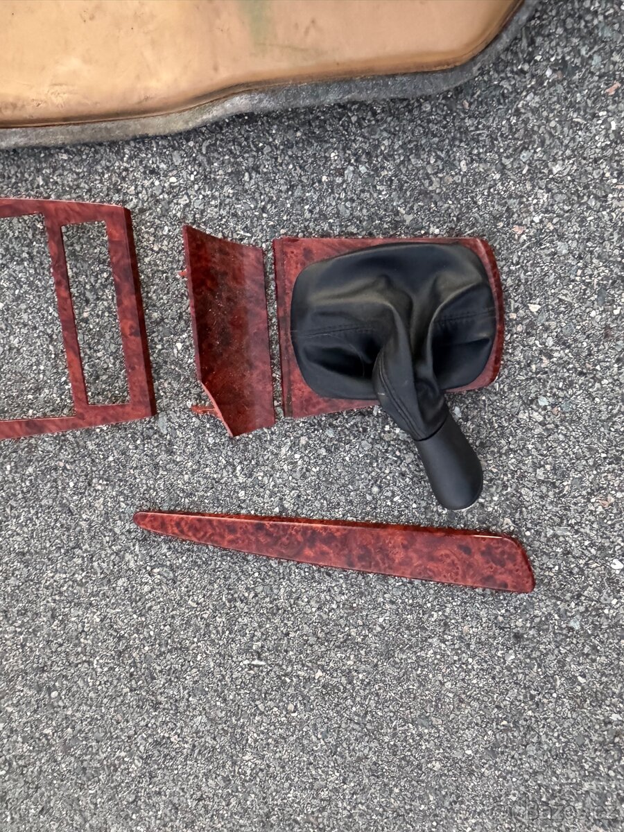 Škoda Octavia 1 drevodekor Laurin a Klement - 3