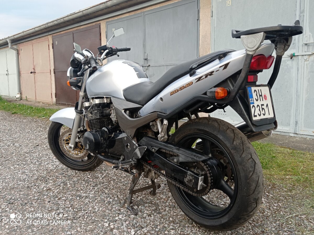 Kawasaki ZR7 - 3