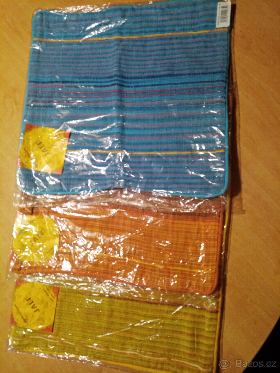 Dekorativní polštářky 3 ks, nové 40 x 40 cm - 3