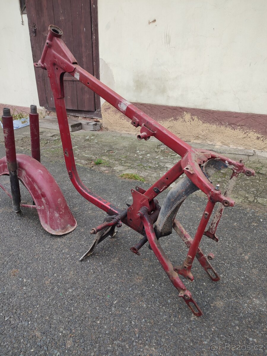 Díly Jawa kývačka, panelka mix dílů. - 3