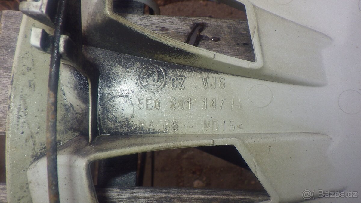 1ks originál poklice Škoda 16" - 3