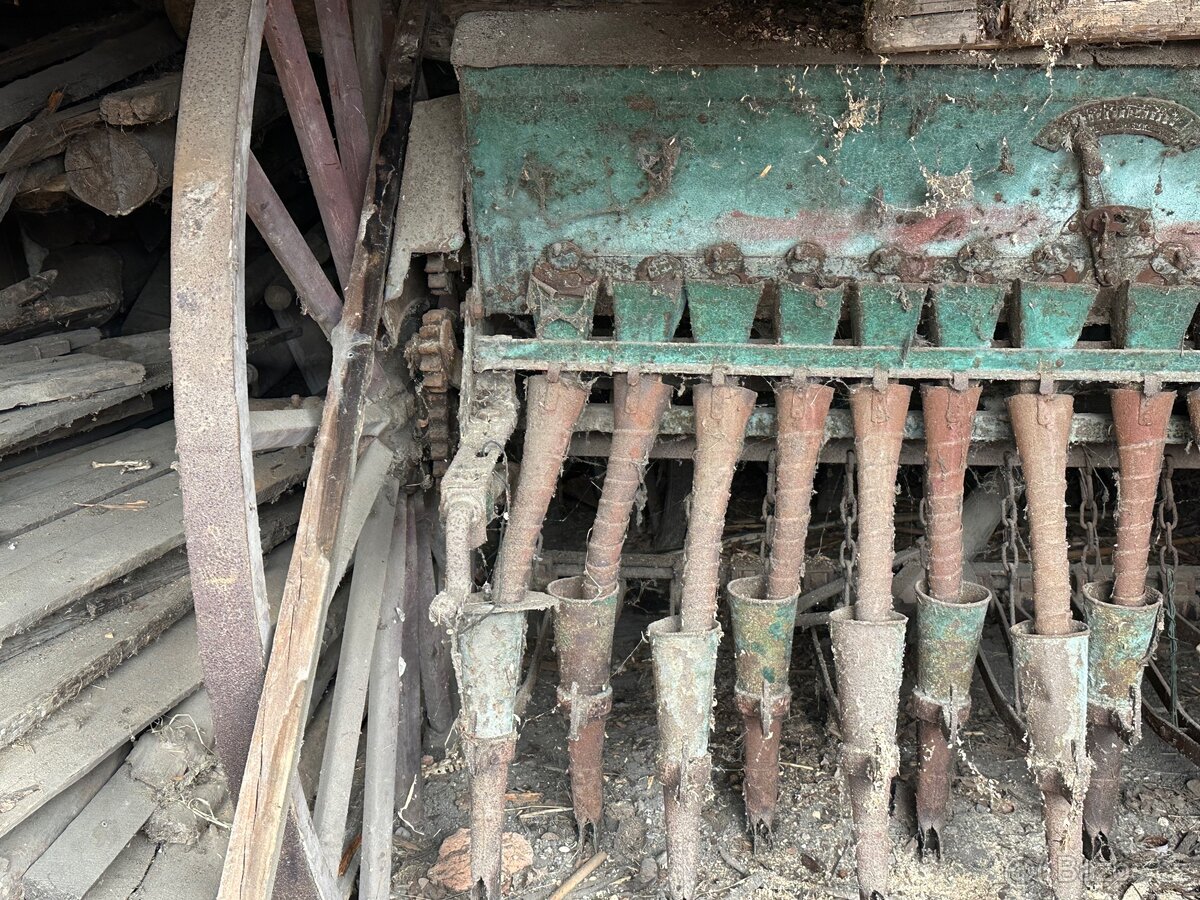 Secí stroj starší - 3