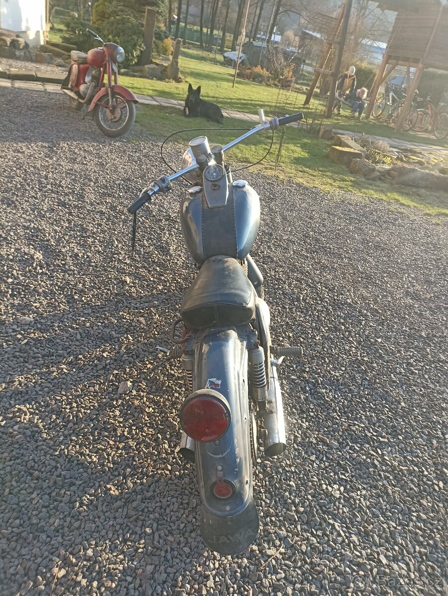 Jawa 250 stavba - 3