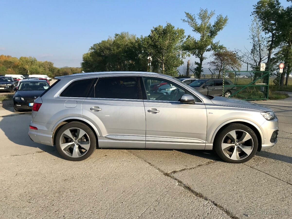 AUDI Q7 S-Line - 3