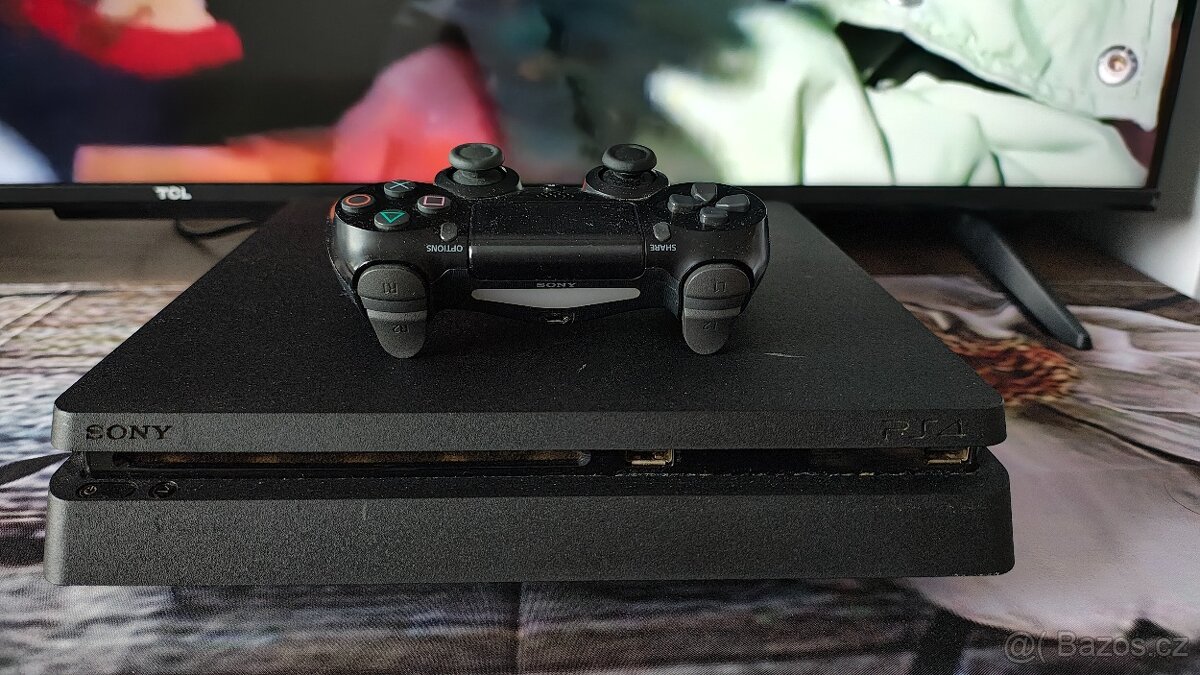 Sony PlayStation 4 slim 1 TB - 3