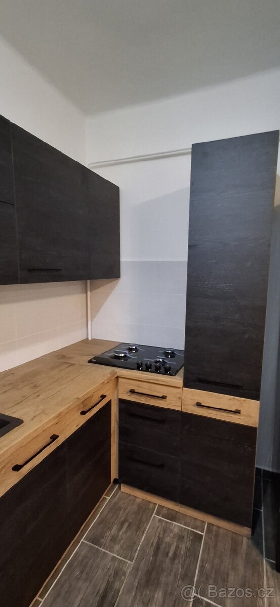 Nová kuchyňská linka 2.5m x 1.4 m - 3