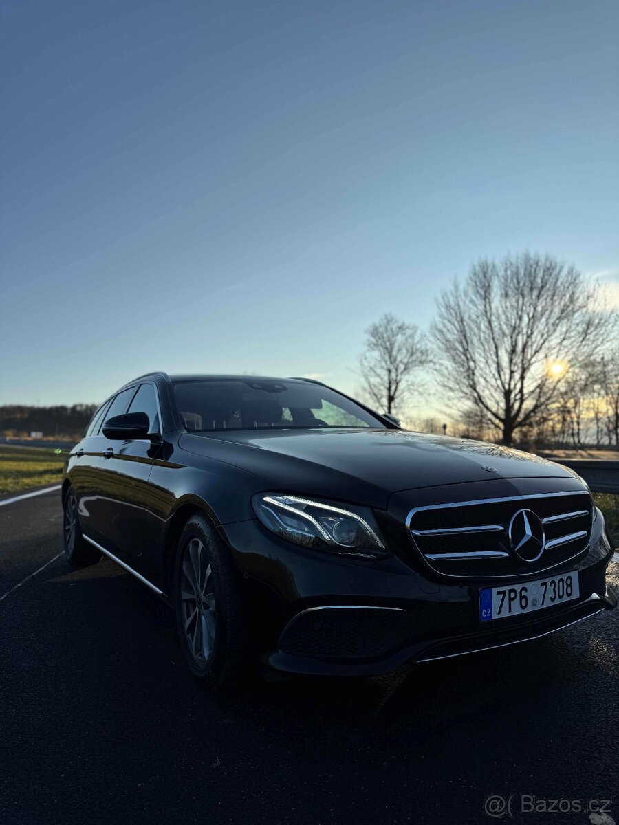 Mercedes - Benz E 220 D 4MATIC - 3