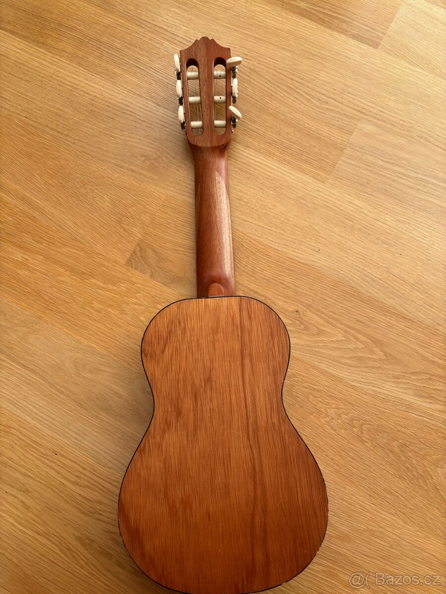 Ukulele Yamaha - 3
