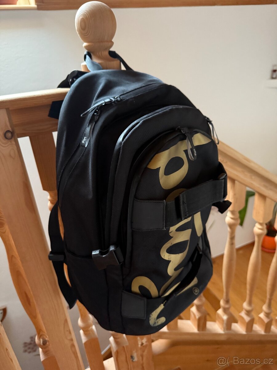 Prodám školní batoh Baagl SKATE BACKPACK GOLD - 3