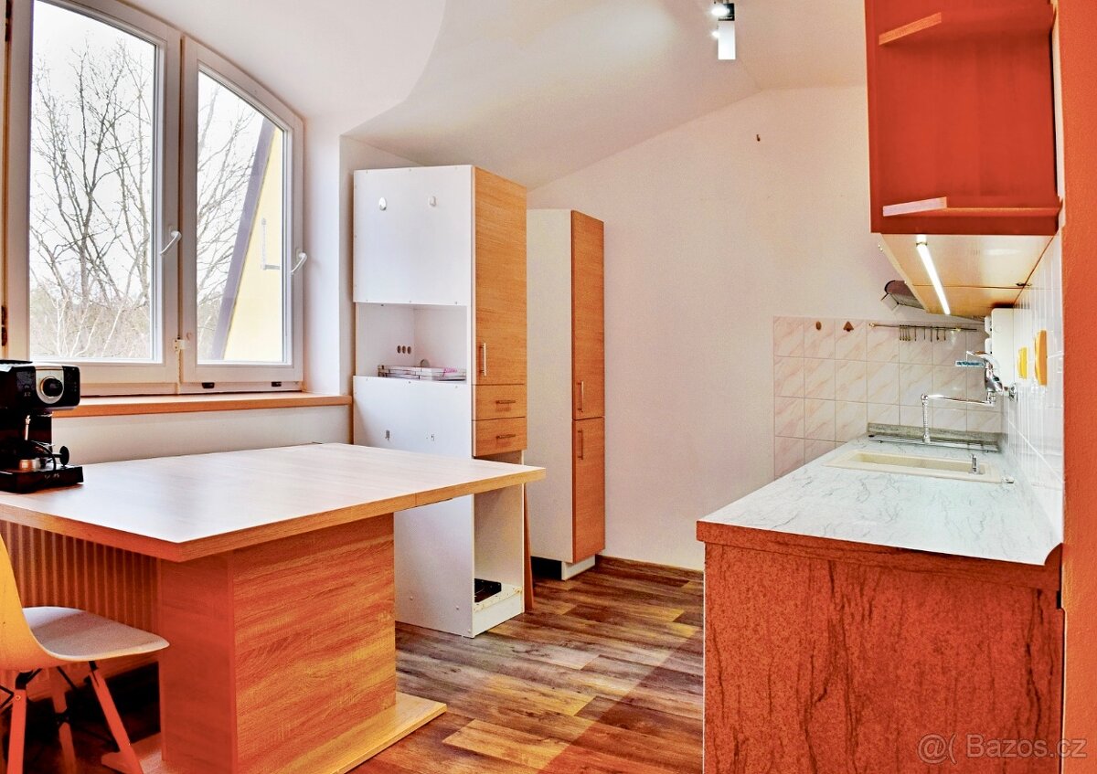 Pronájem bytu 3+1 65 m², Borohrádek - 3