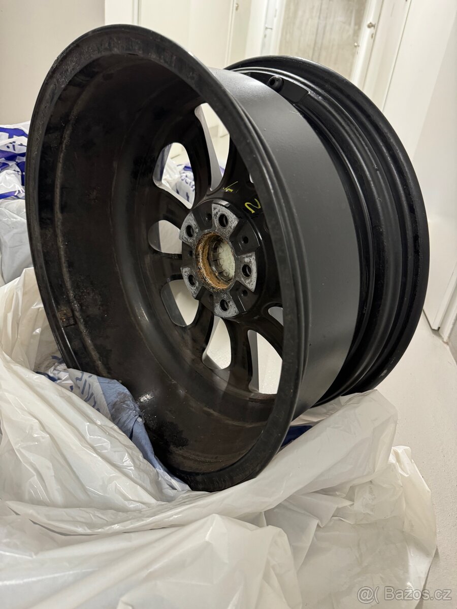 Černé BMW disky 8Jx18 EH2 IS 30 - 3