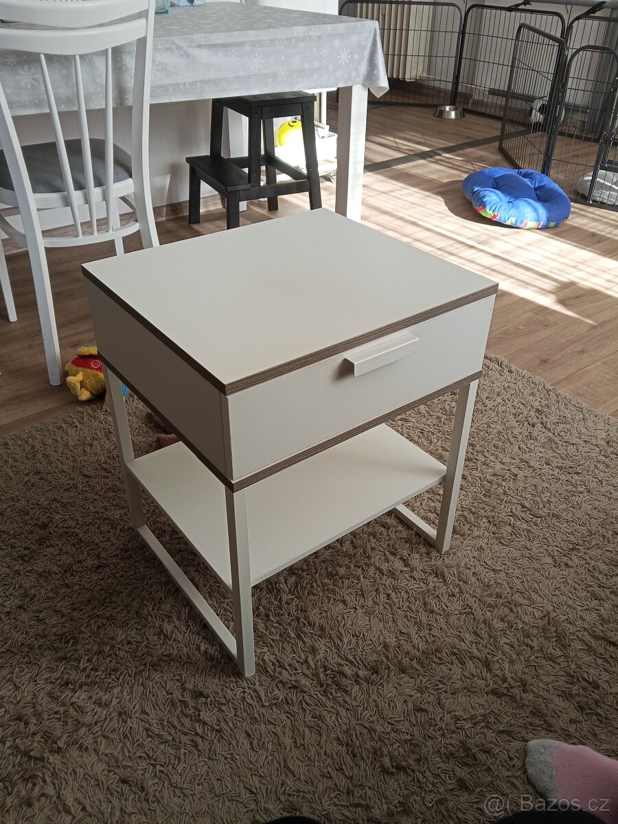 Noční stolek - 3