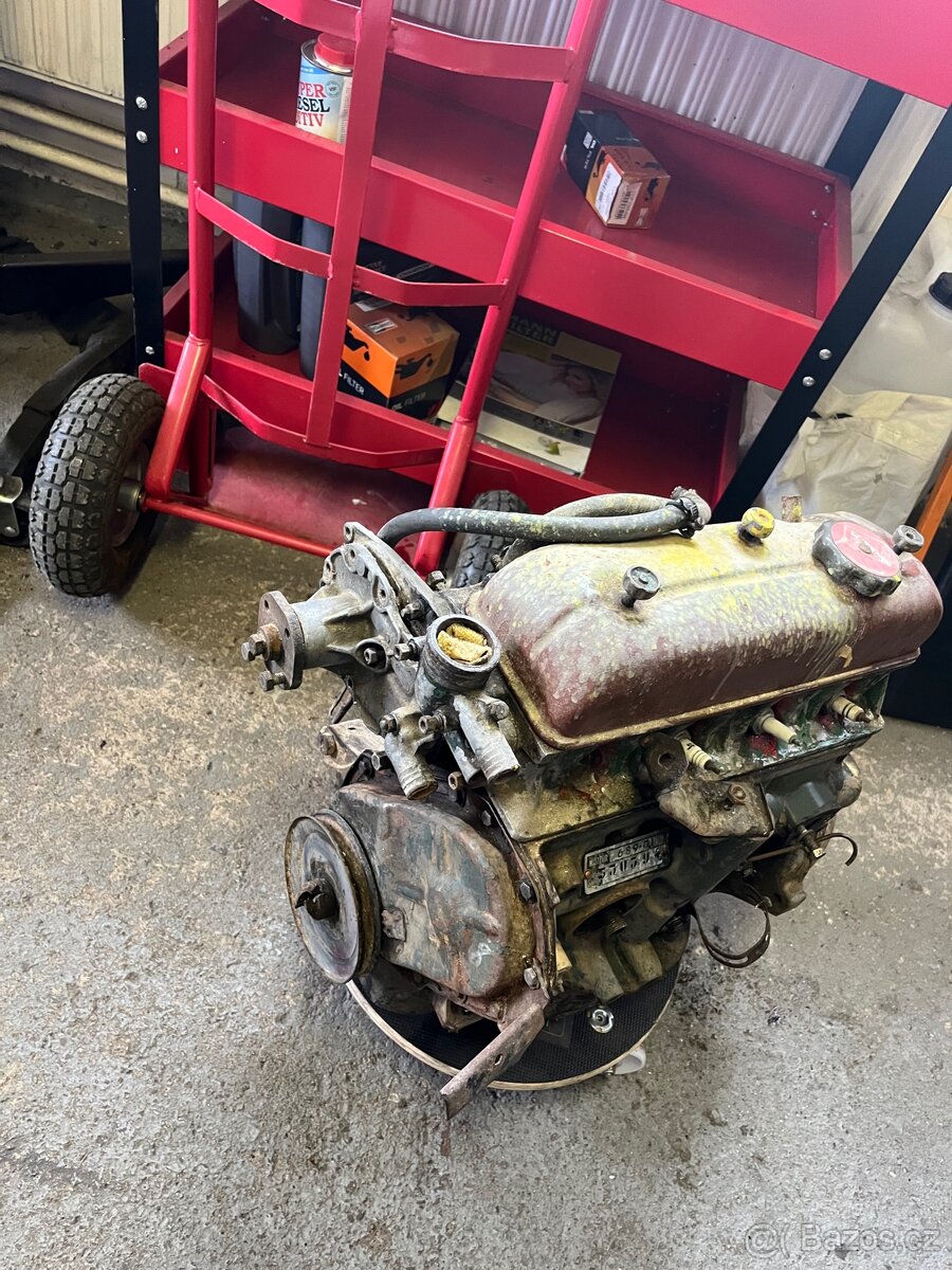 Motor Renault R8 - 3