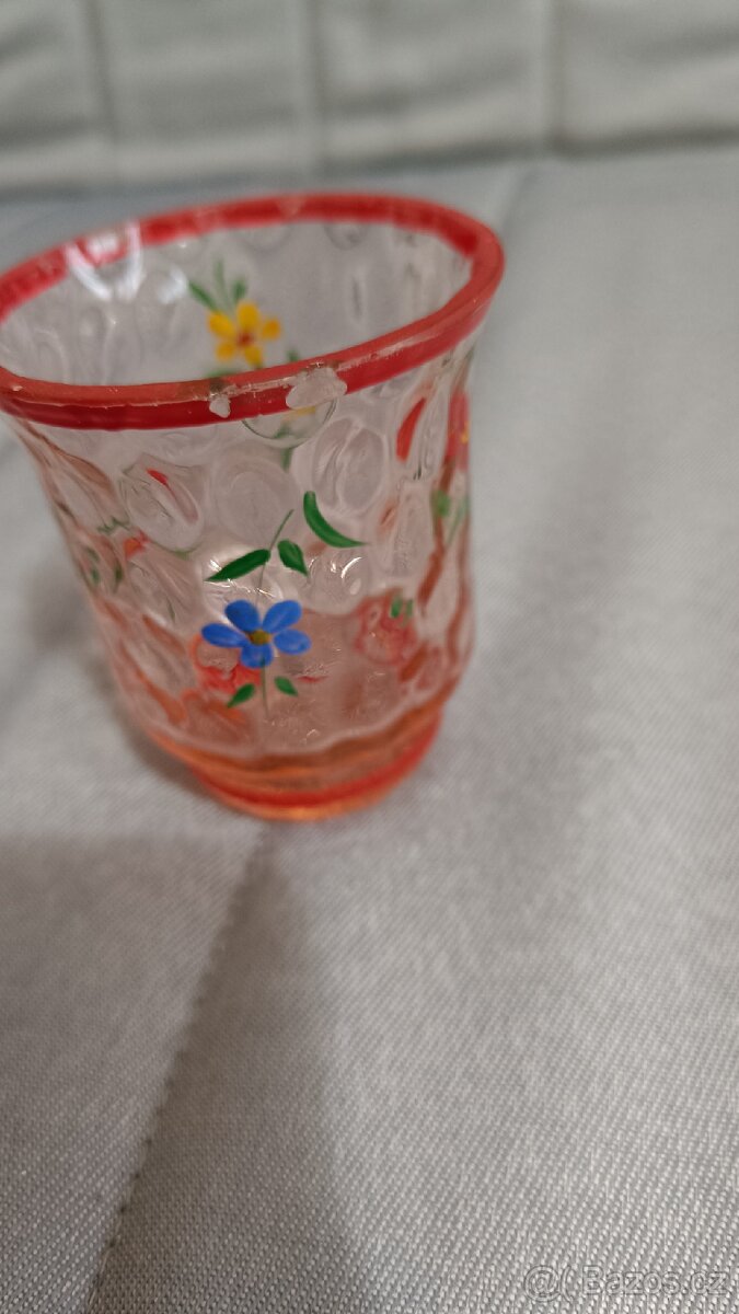 Sklenička s kytičkami - 3