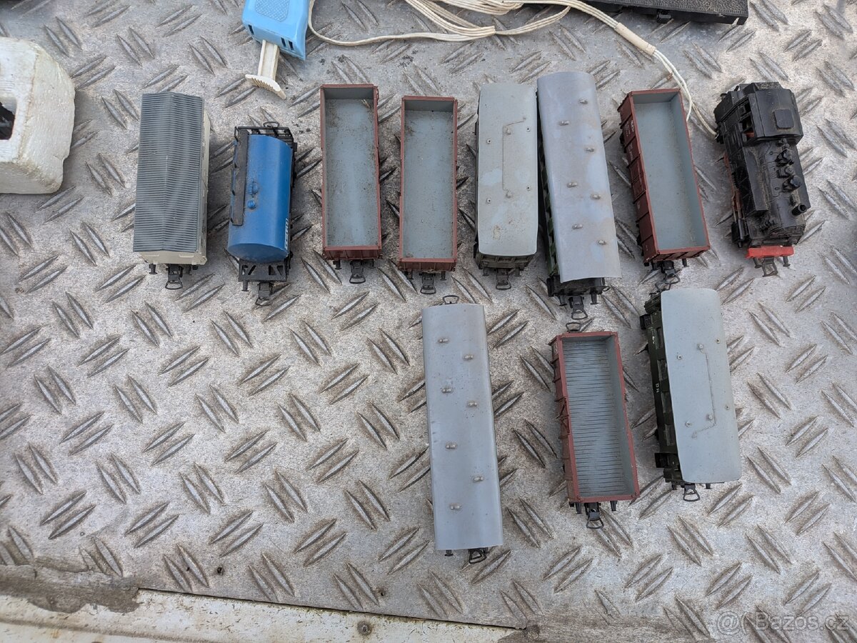 Vláčky H0 a autodráha - 3