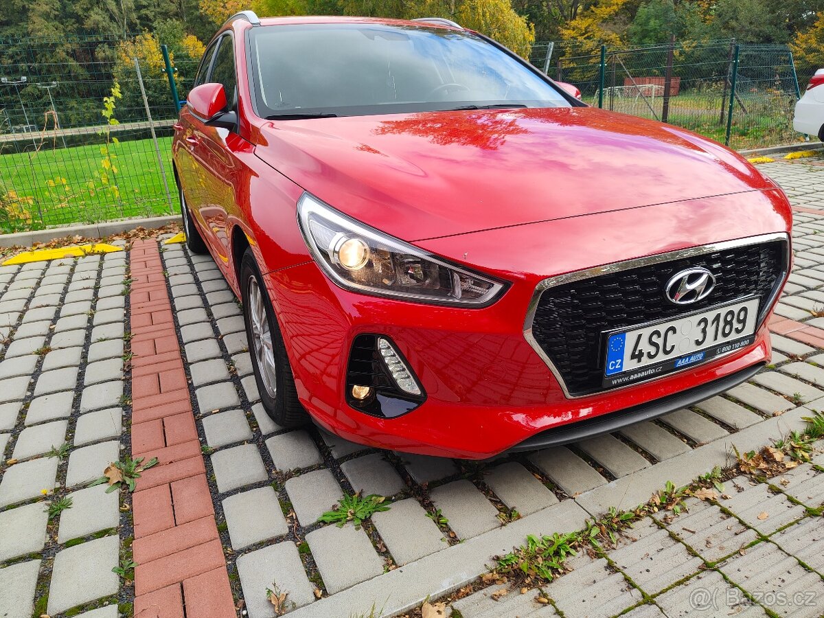 hyundai i30 combi RESERVOVÁNO , 2017 88kw málo najeto - 3