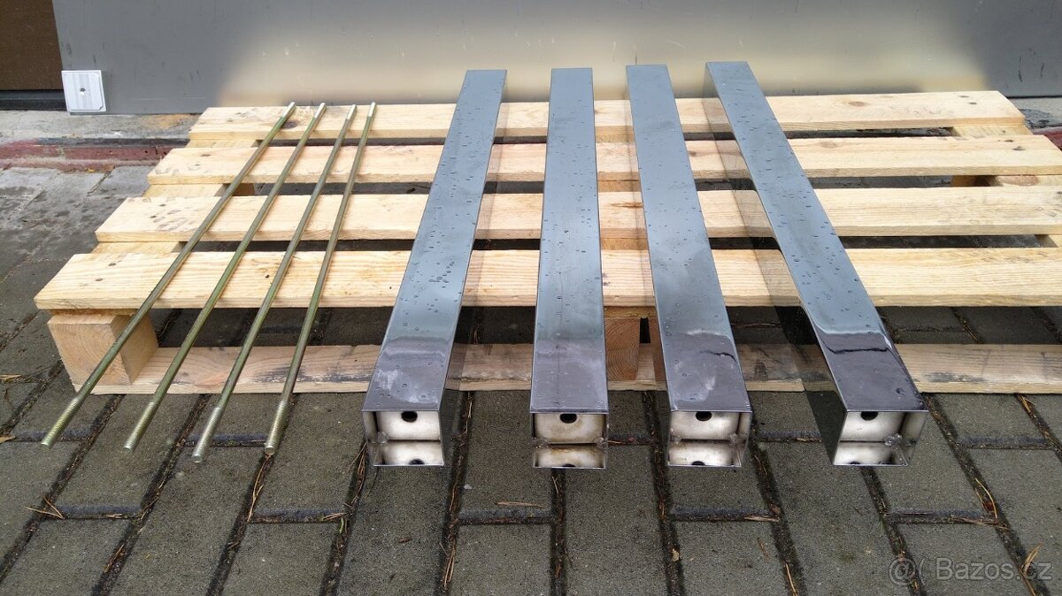 Skleněný jídelní stůl - 3