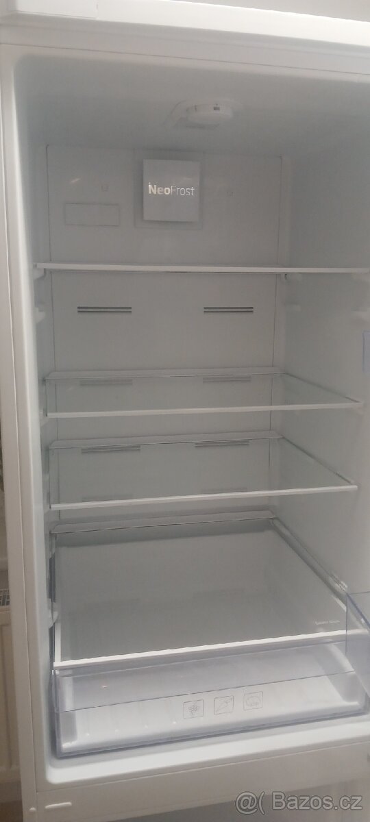 Lednice s mrazákem Beko - 3