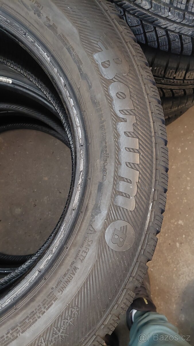 225/65R17 - 3
