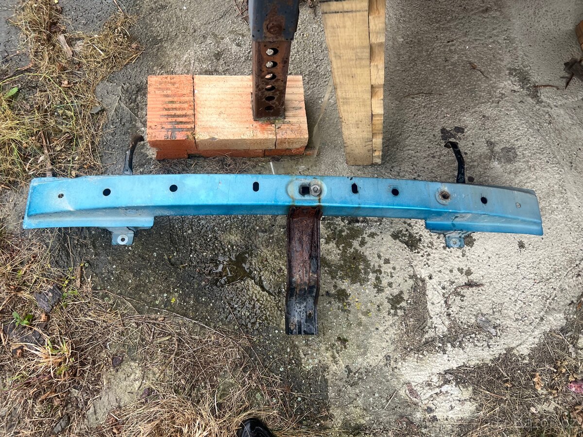 Přední část Renault Trafic - 3