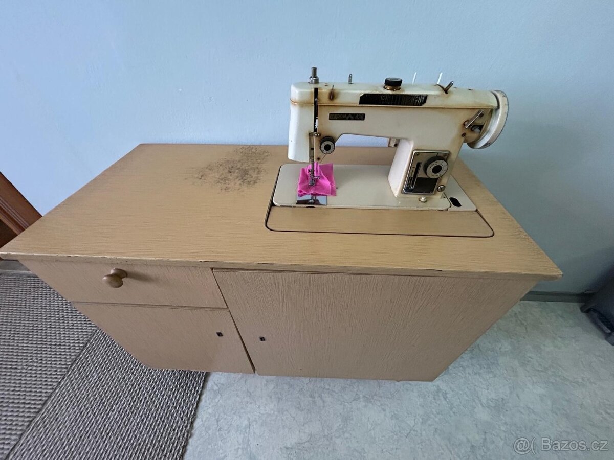 šicí stroj Lučnik - 3