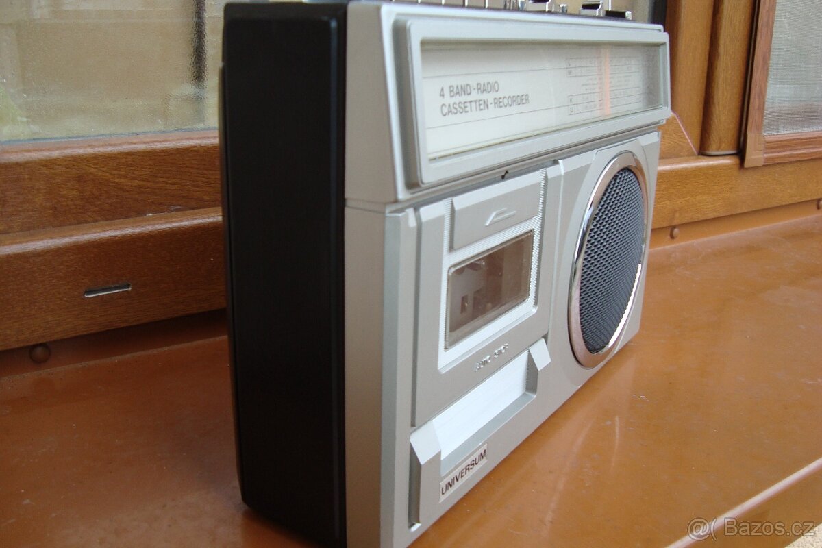 Mono radiomagnetofon Universum - 3
