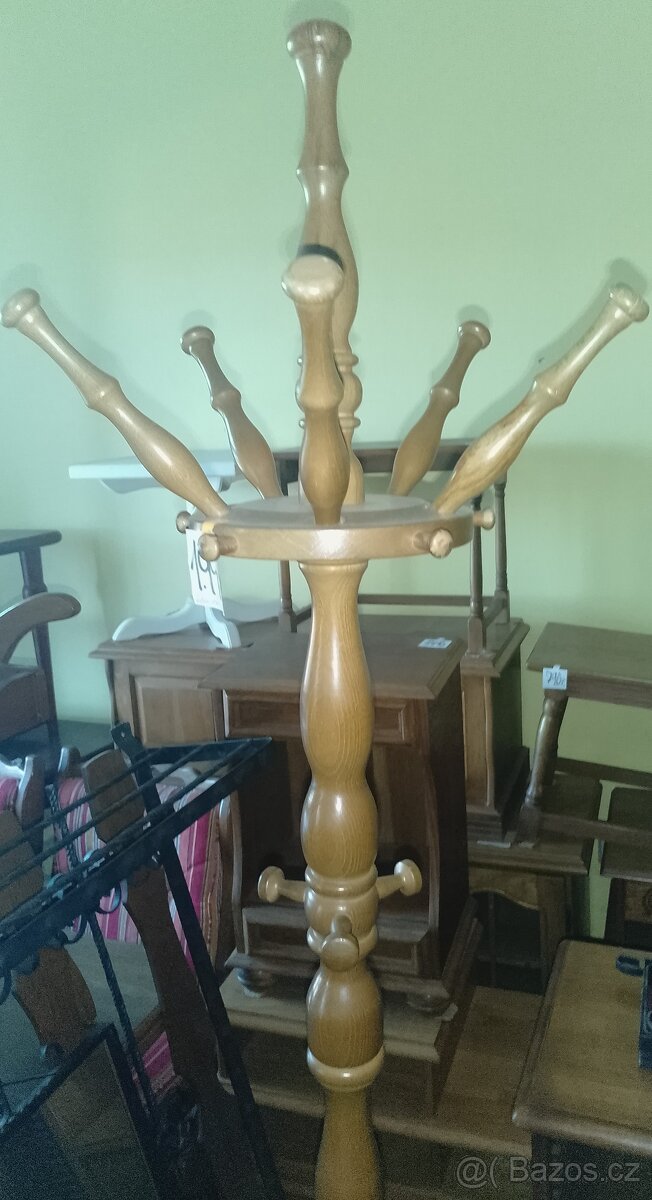 Celo dubový stojanový věšák. - 3