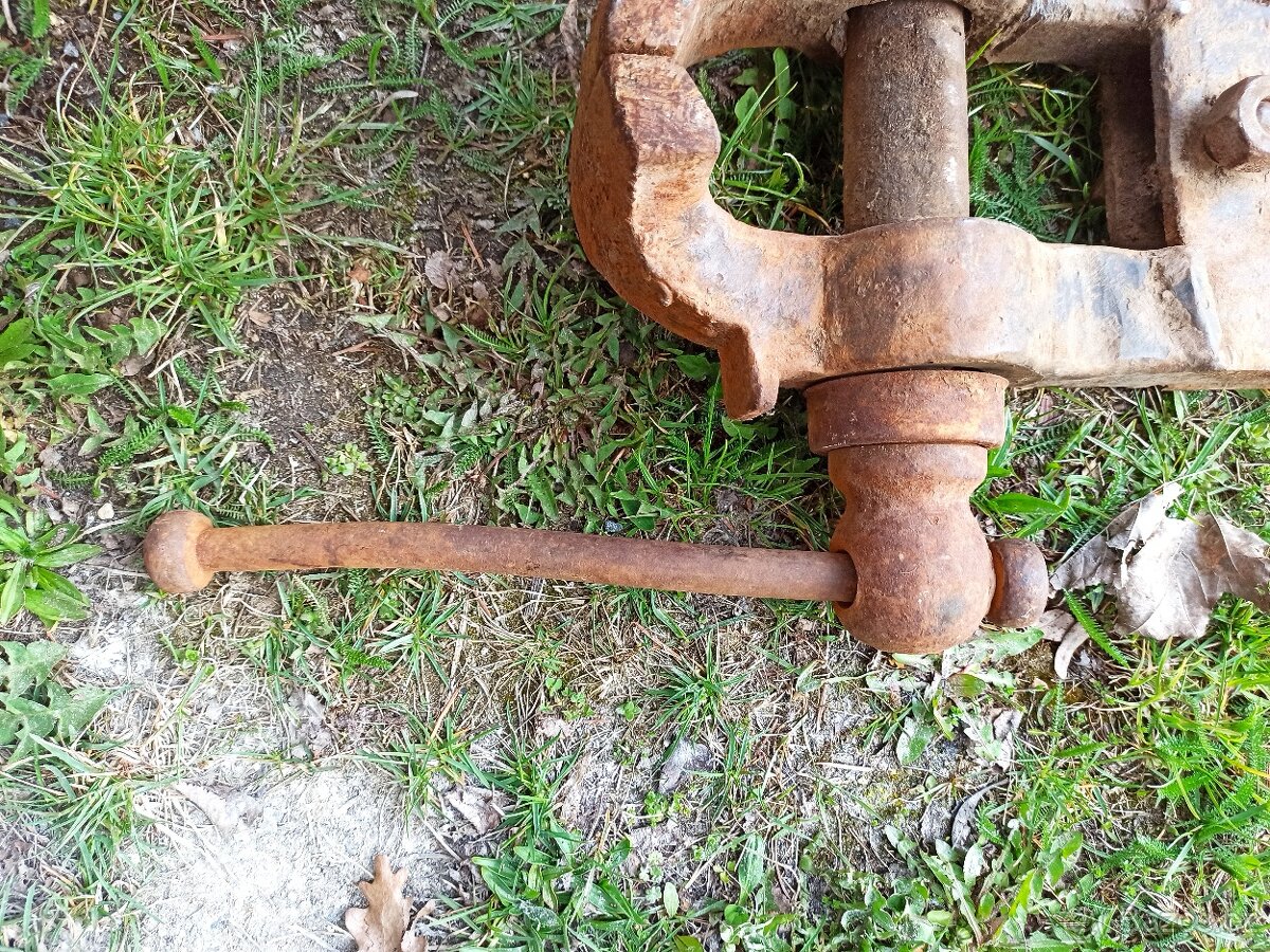 Kovářský svěrák - 3