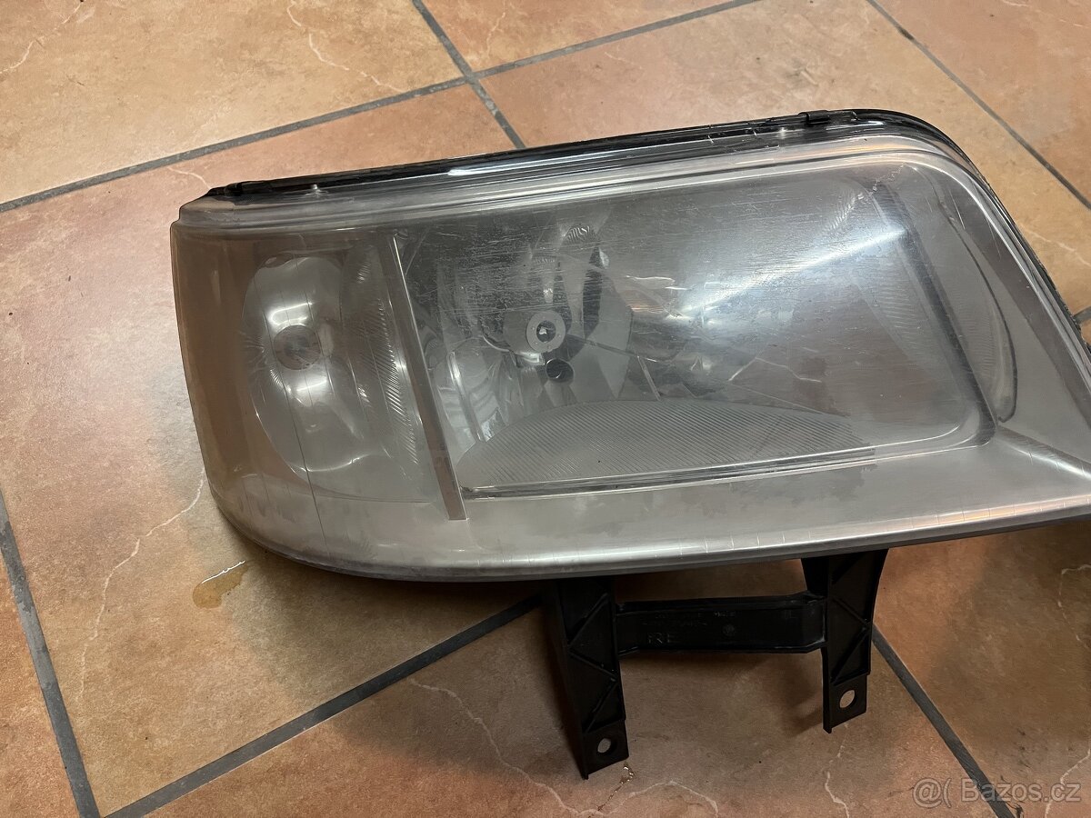 VW T5 Transportér - přední světla - 3