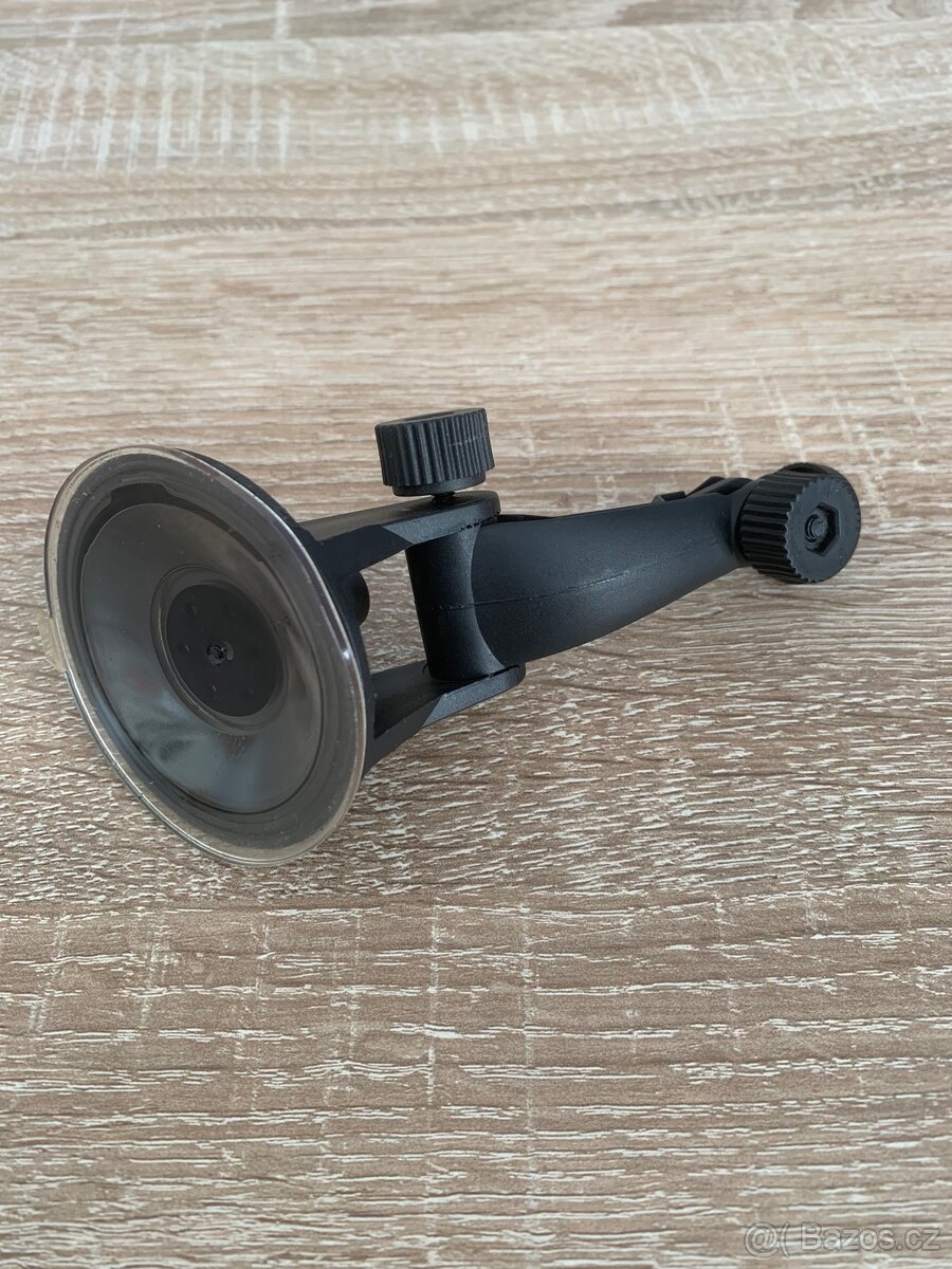 PRODÁM PŘÍSAVKU / DRŽÁK DO AUTA GOPRO - 3