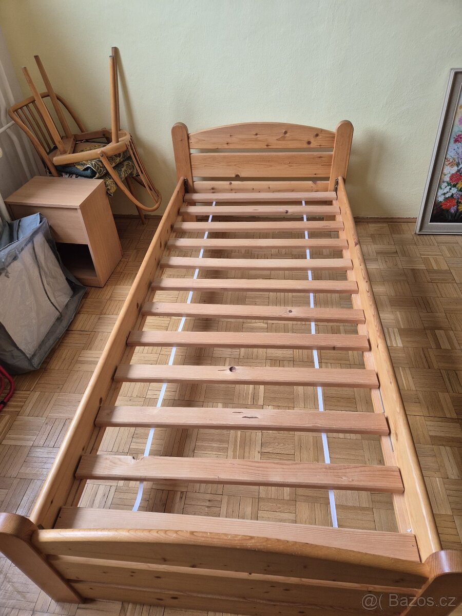 Jednolůžková dřevěná postel - 3