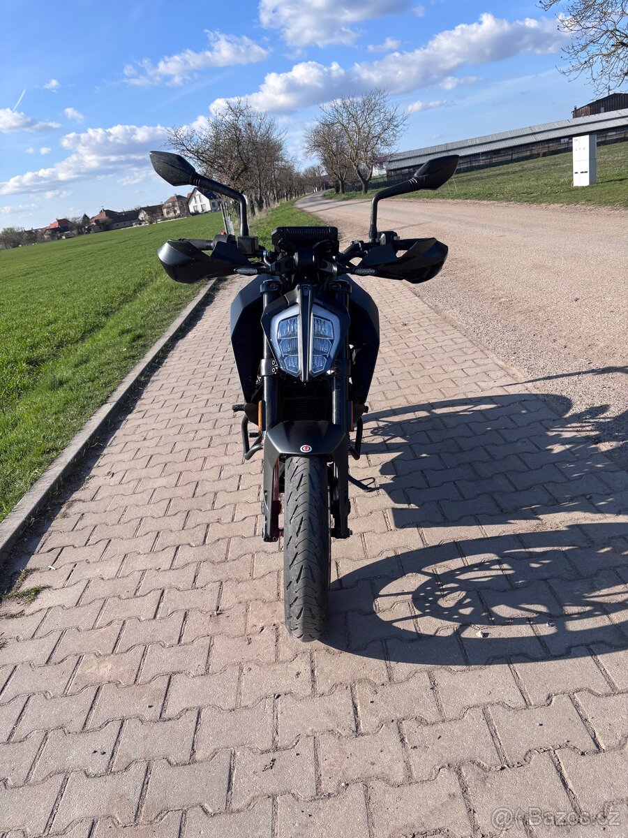 KTM Duke 125 Akrapovič - 3