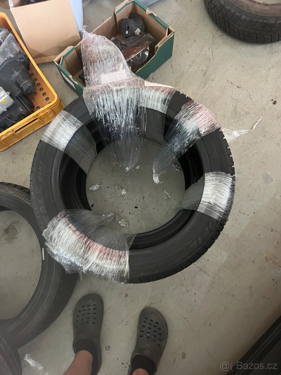 235/40 r18 - 3