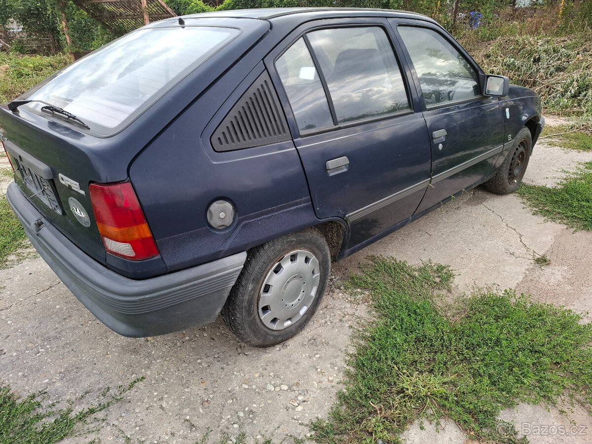Opel Kadett 1.6 Diesel Model 1988 - 3