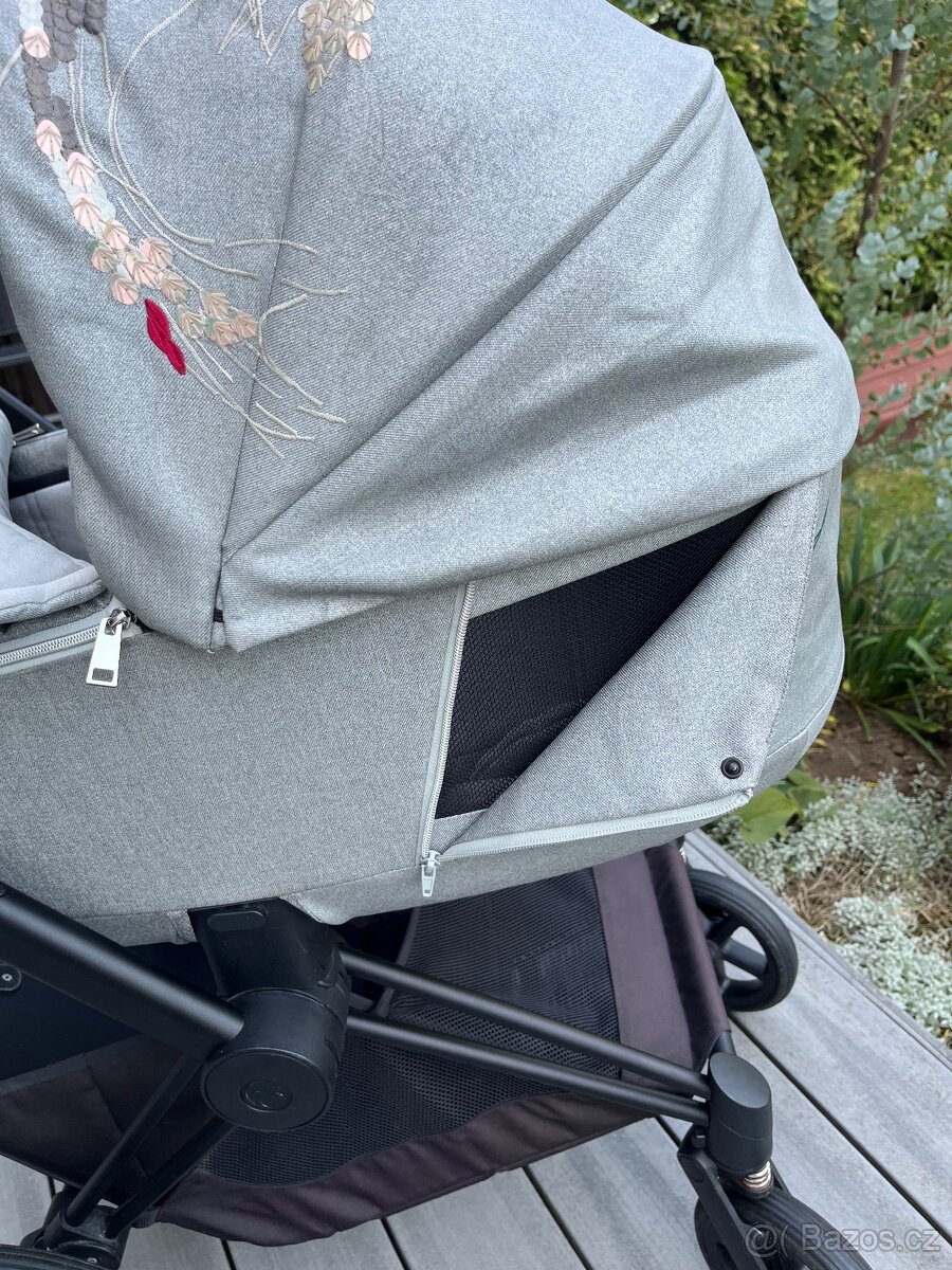 Hluboká korbička Cybex Priam Lux KOI a podvozek - 3