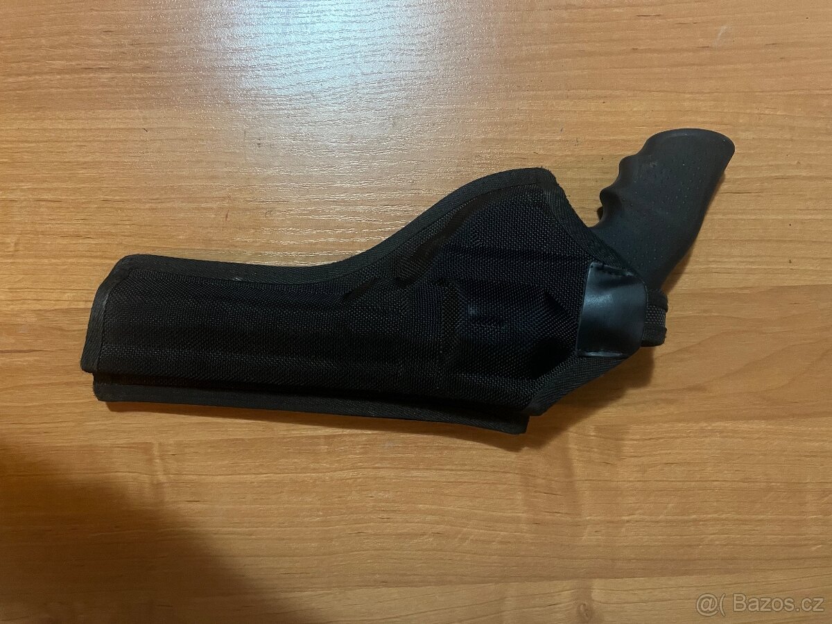 Airsoftový revolver - 3