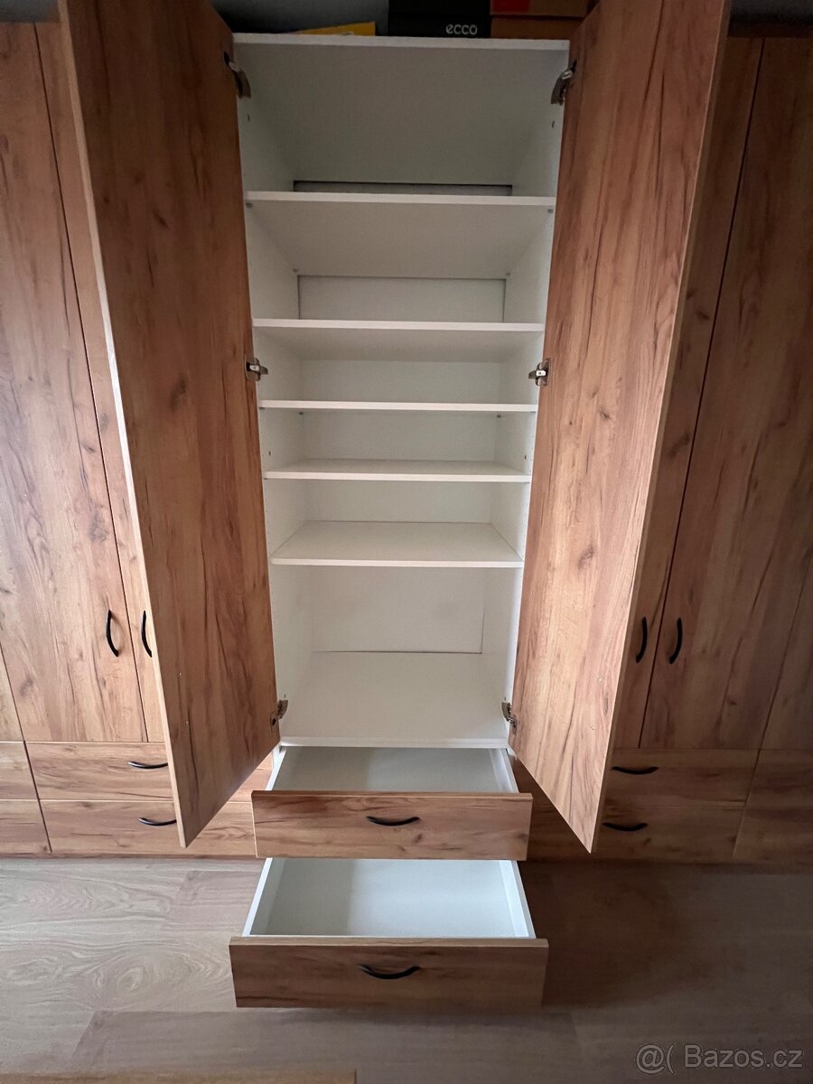 Skříň - 3