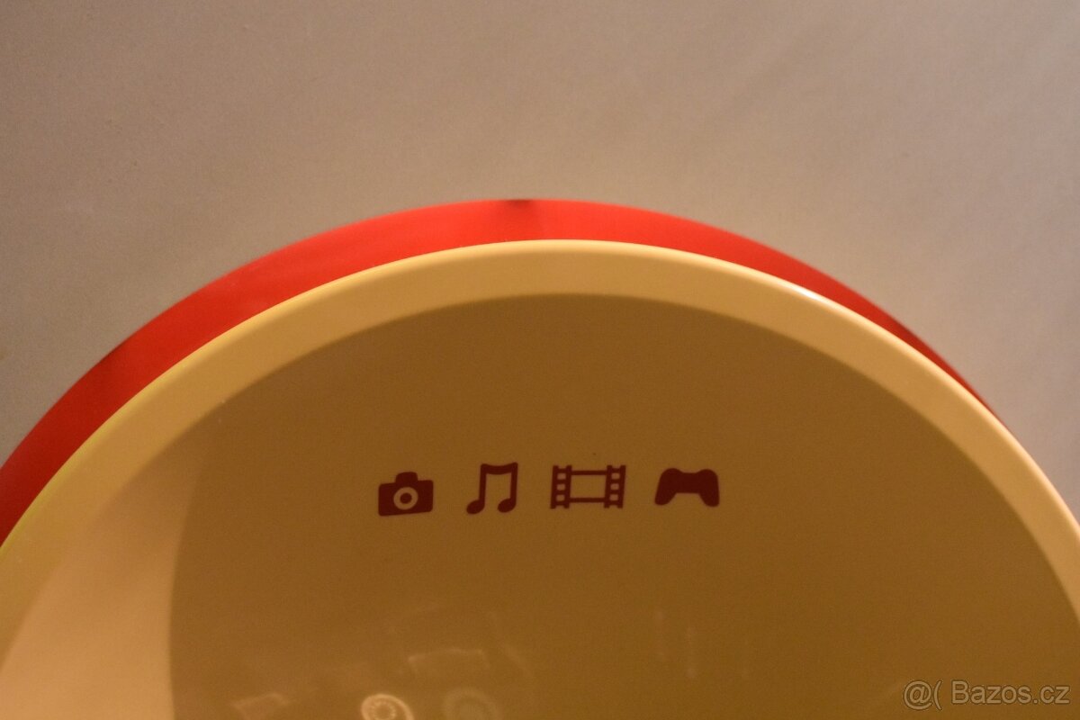 Sony PlayStation Portable (PSP) kiosk - 3