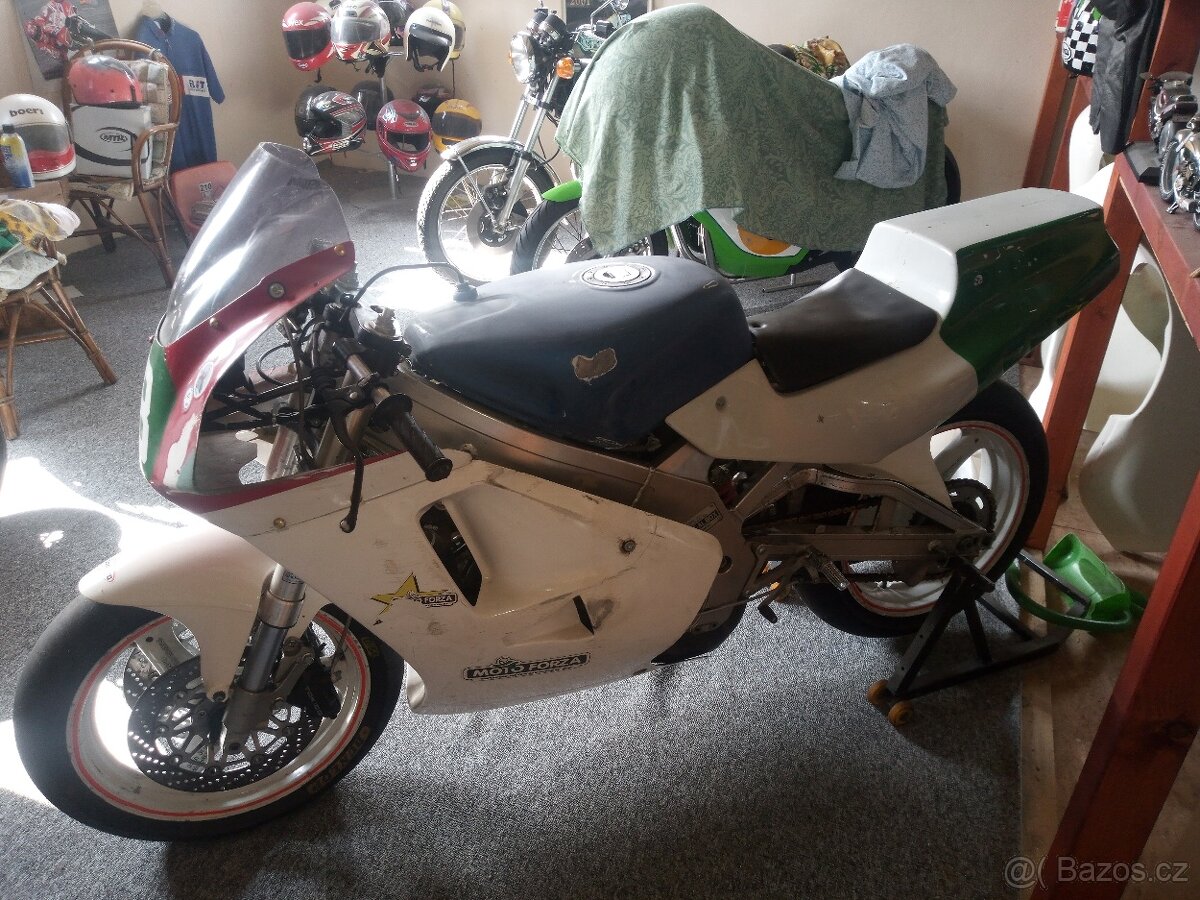 Suzuki RGV 250 - 3