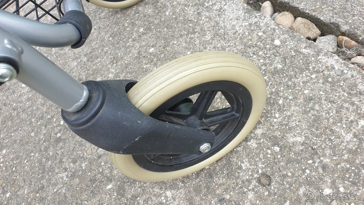 Chodítko pro seniory - 3