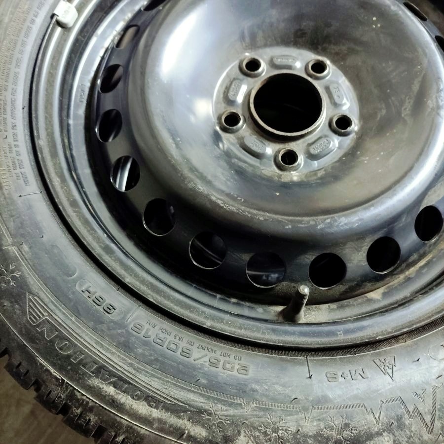 16" plechová kola – 5x108 – VOLVO Disky: Plechové disky o - 3