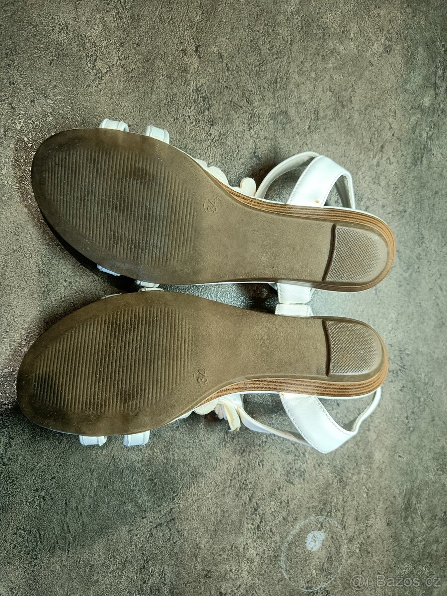 Prodám dívčí balerínky vel. 34 - 3