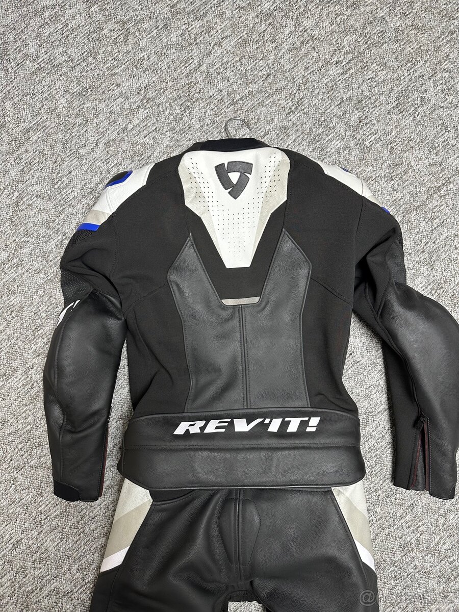 Dvoudílná kombinéza Revit - 3