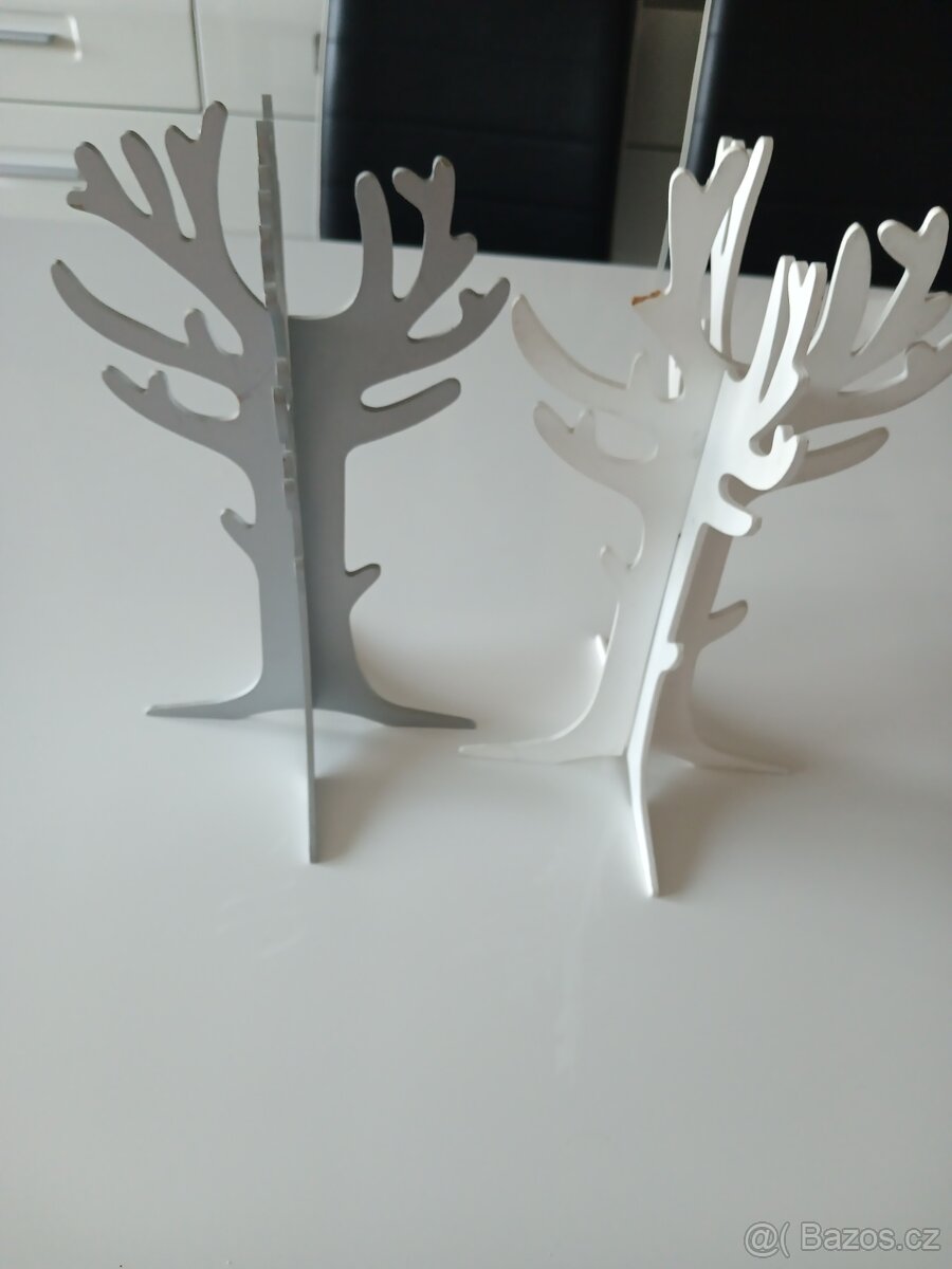 Dřevěné stromky na šperky. Kus - 3