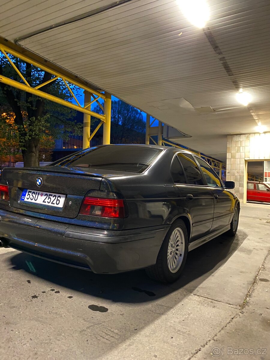BMW E39 2.5l manual sedan M paket - 3