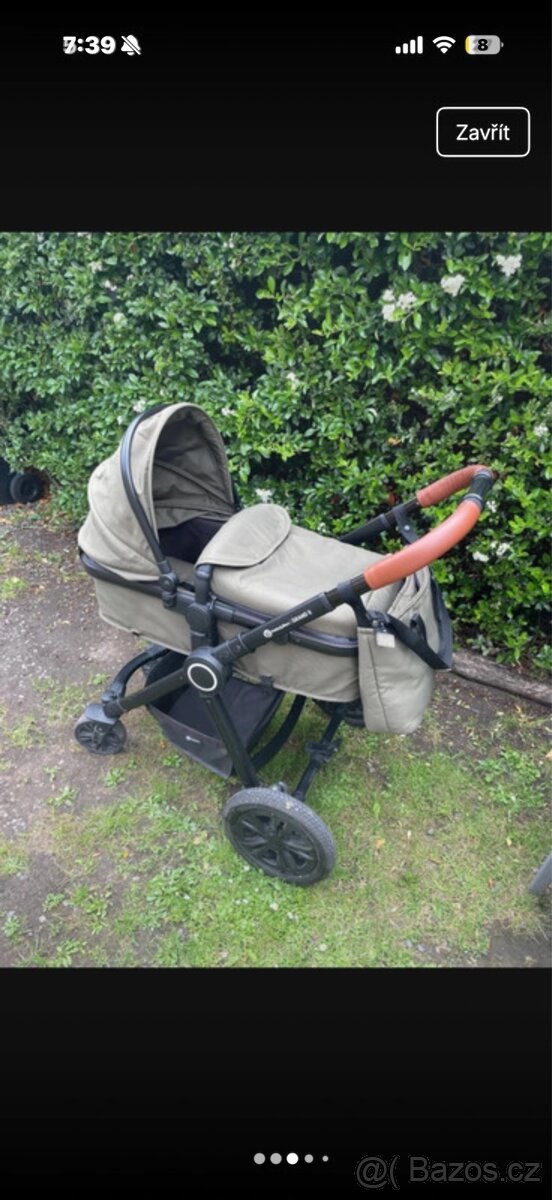 Zelený kočárek Petite&Mars - 3