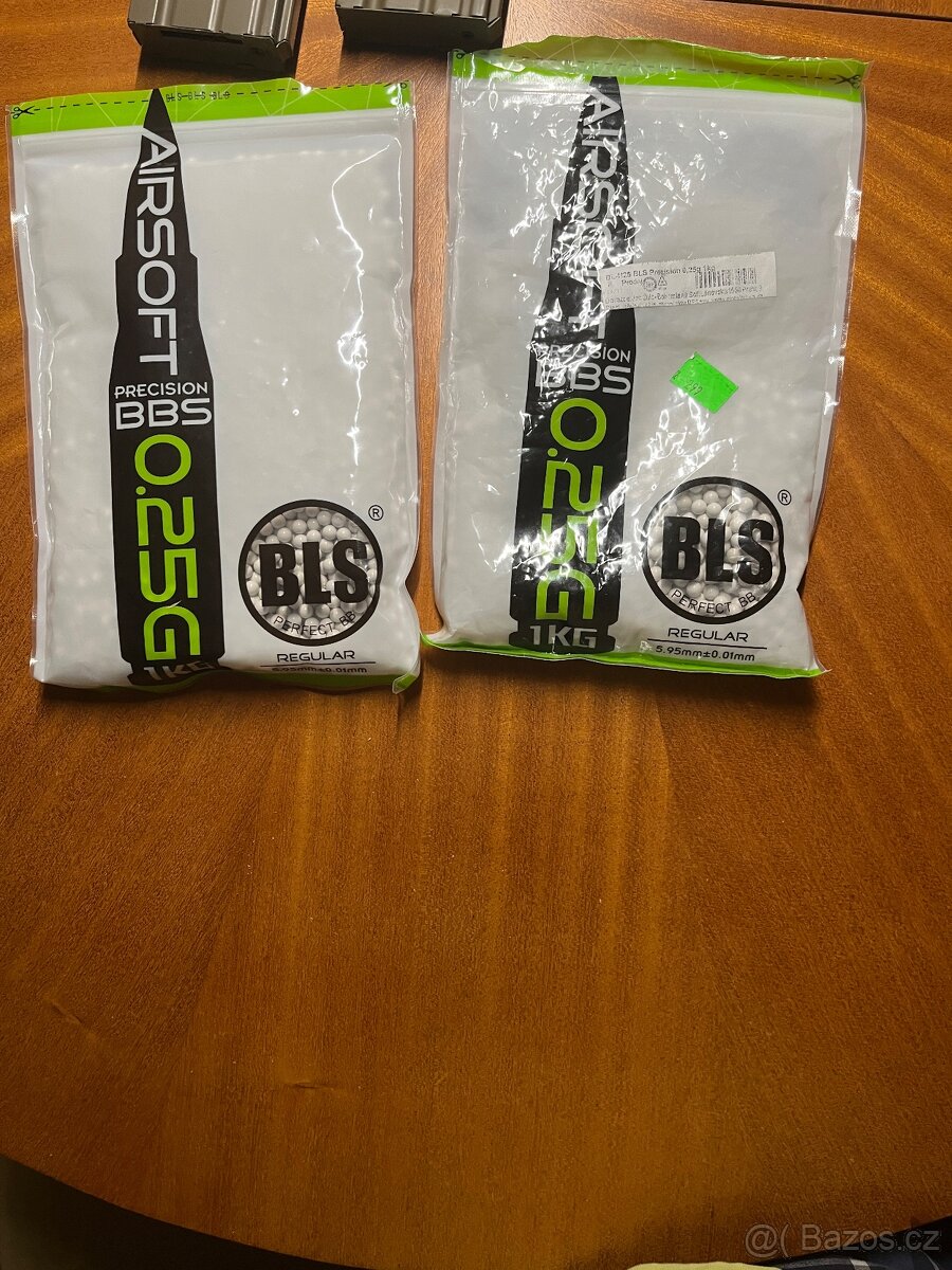 Airsoft zbraň M4 - 3