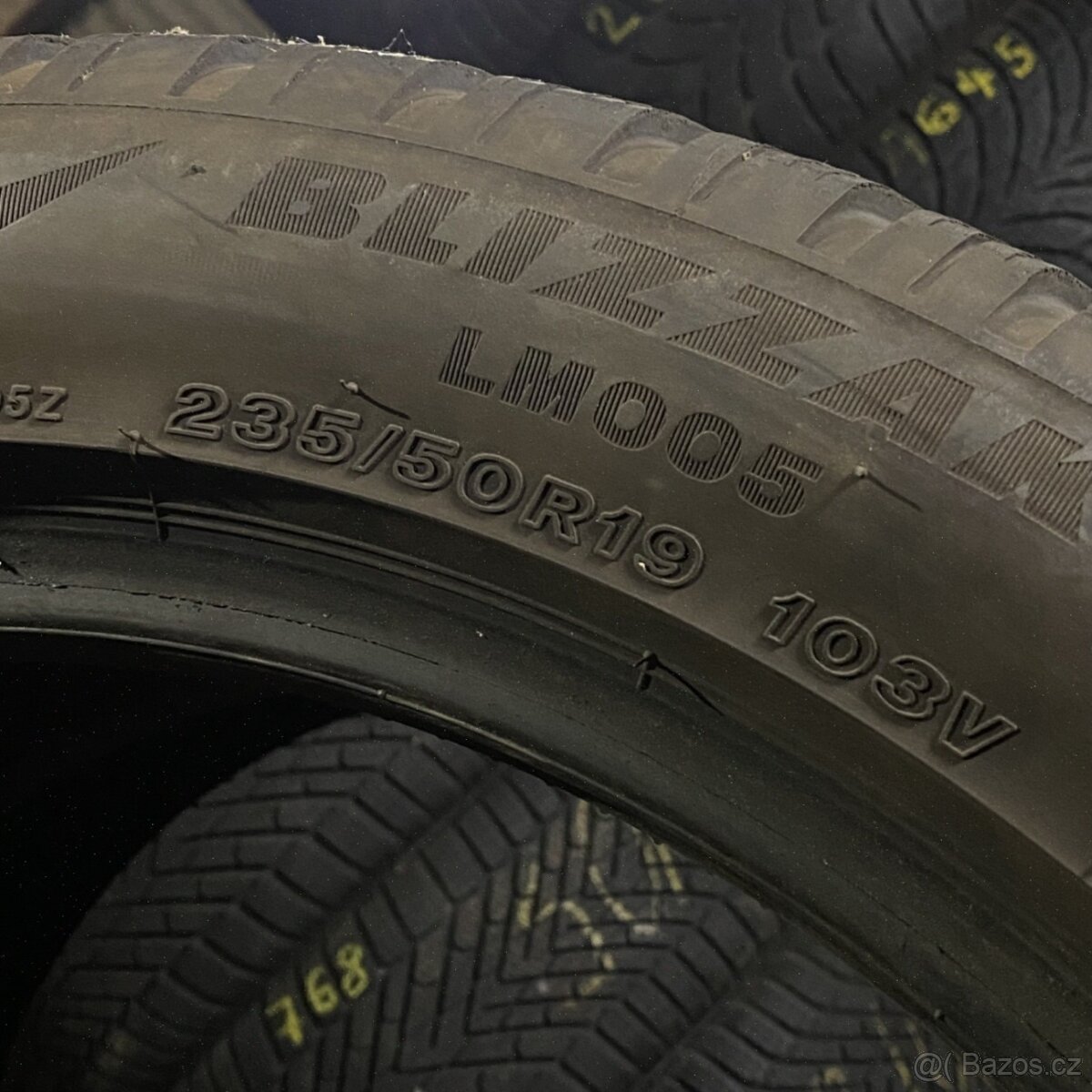 Zimní pneu 235/50 R19 103V Bridgestone 5mm - 3